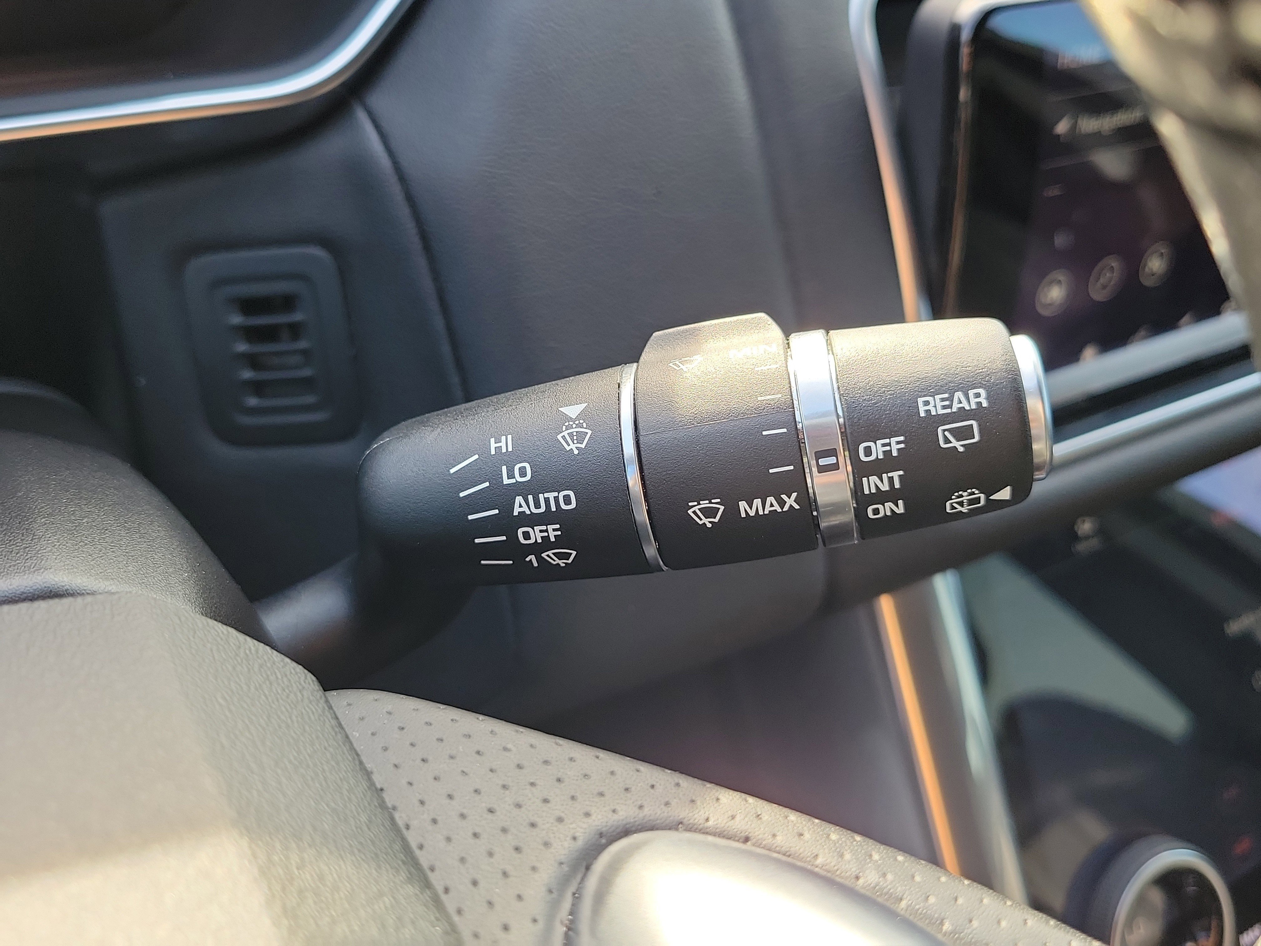 Used 2020 Land Rover Range Rover Sport SE image 33