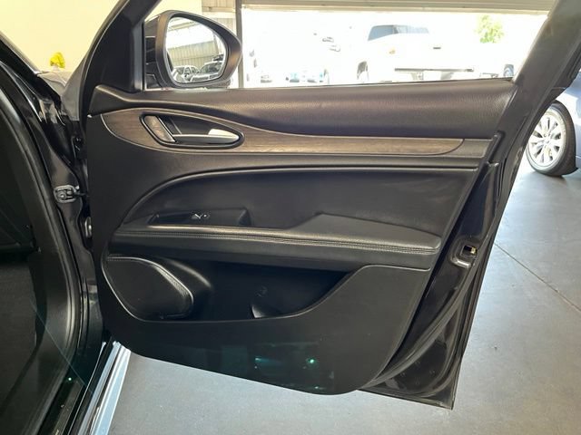Used 2022 Alfa Romeo Stelvio Ti AWD/4WD image 12