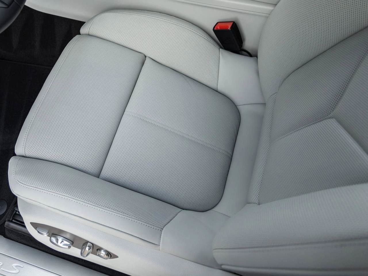 New 2026 Porsche Macan S image 76