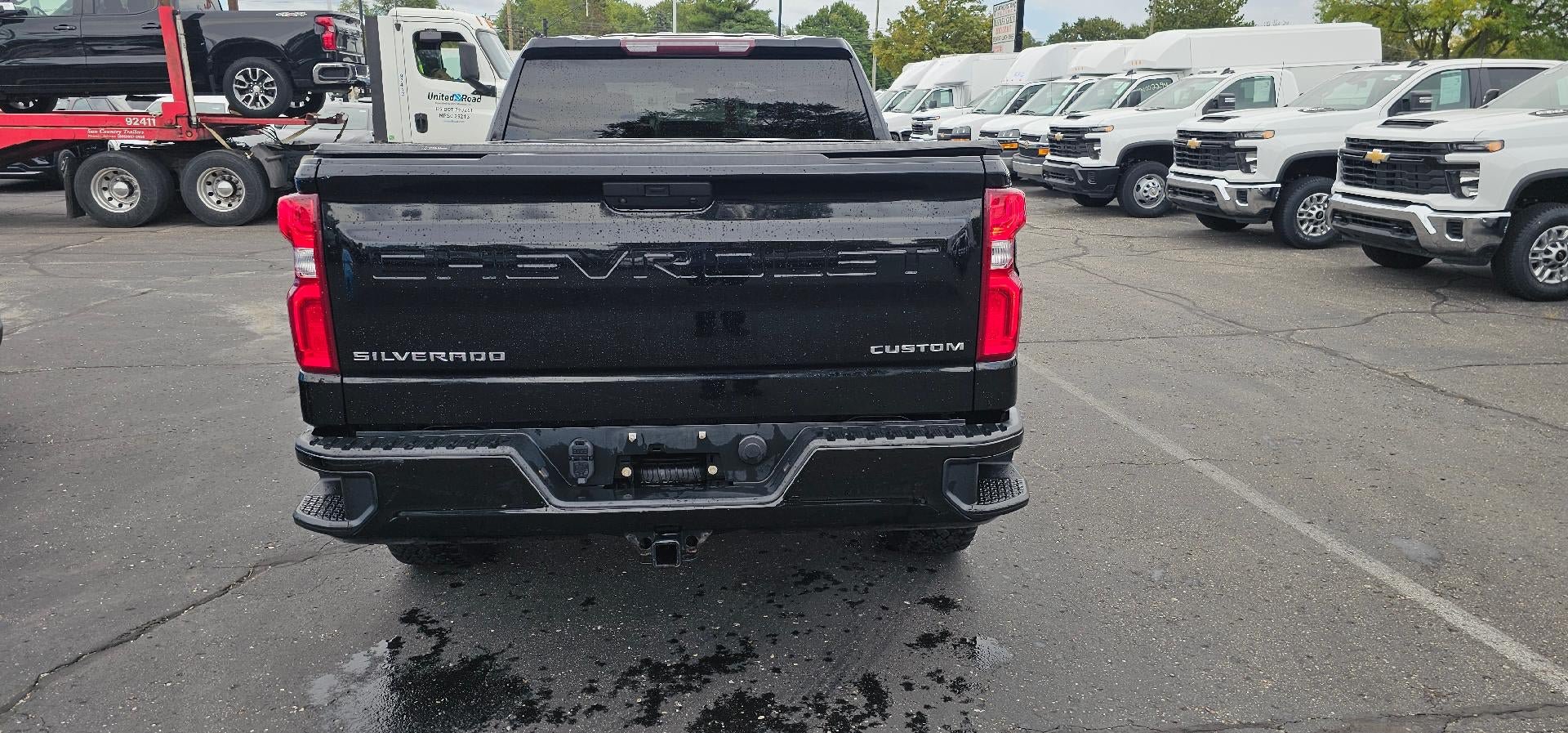 Used 2020 Chevrolet Silverado 1500 Custom w/ Custom Value Package AWD/4WD image 6