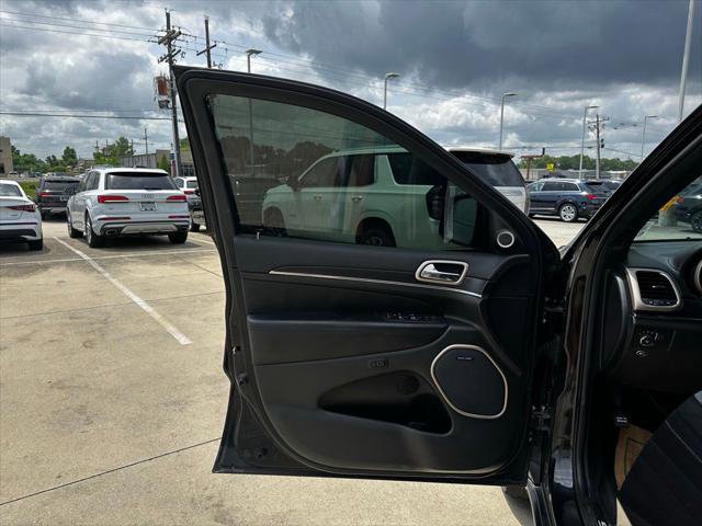 Used 2015 Jeep Grand Cherokee Summit AWD/4WD image 9