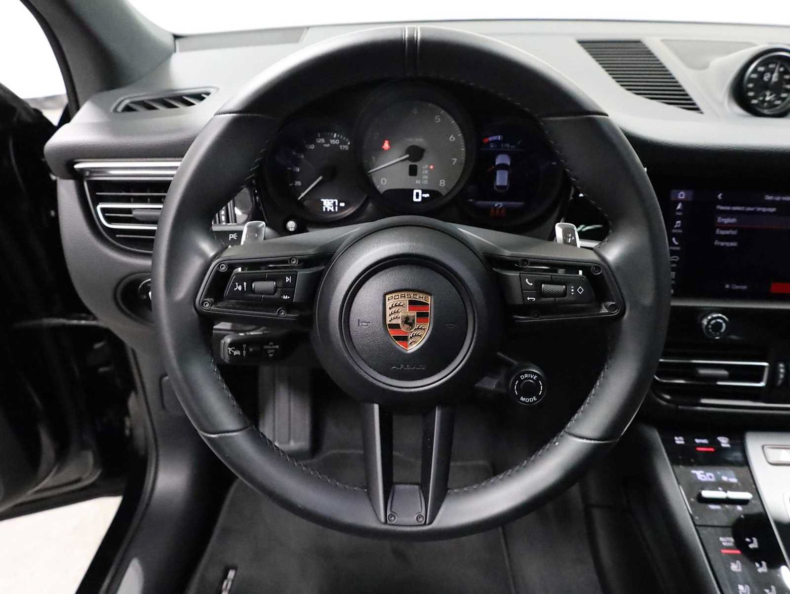Certified 2025 Porsche Macan S AWD/4WD image 25