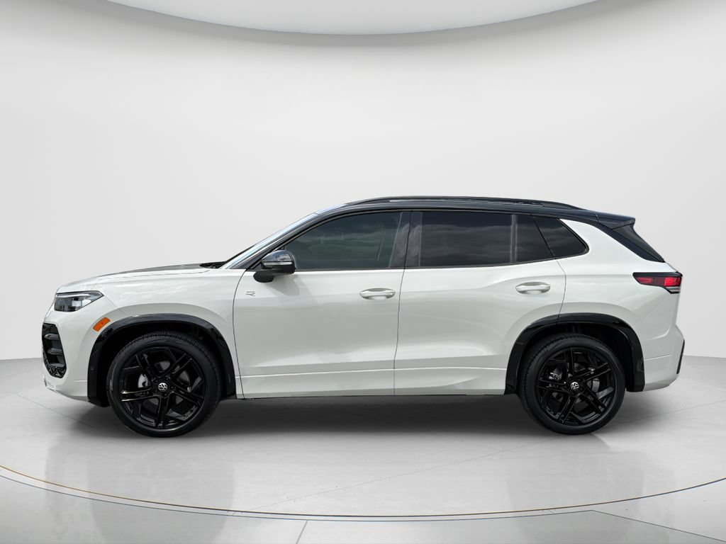 New 2026 Volkswagen Tiguan SE R-Line FWD image 8