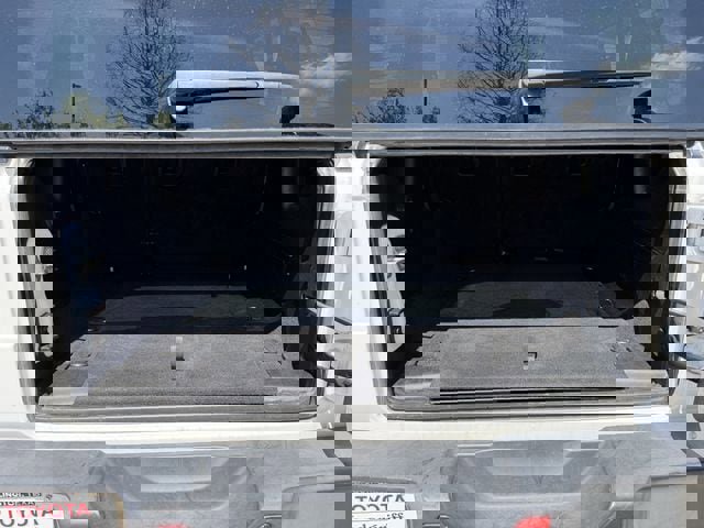 Used 2020 Jeep Wrangler Unlimited Sahara image 29