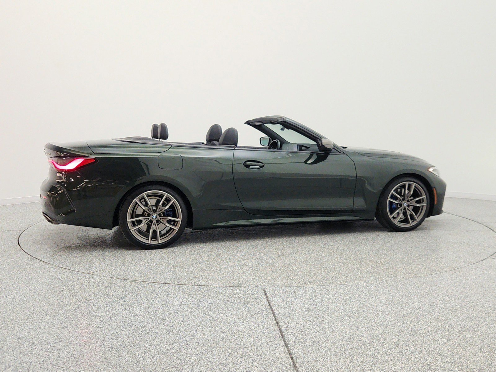 Used 2024 BMW M440i Convertible w/ Premium Package RWD image 5