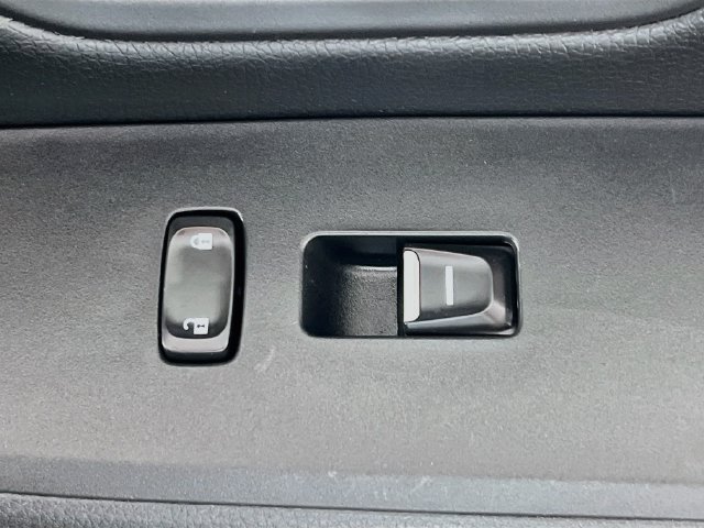 Used 2023 Honda Pilot Touring image 32
