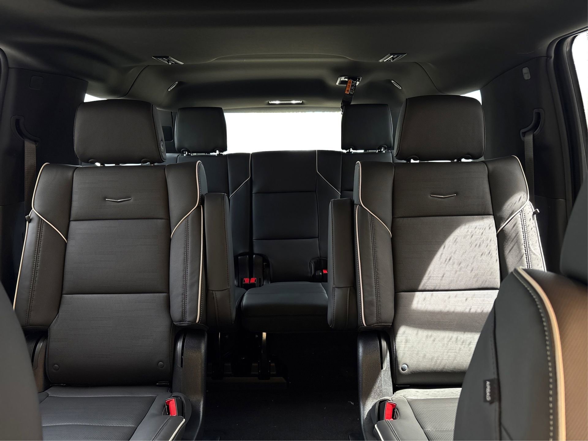 New 2026 Cadillac Escalade ESV Sport w/ LPO, ONYX Package image 17