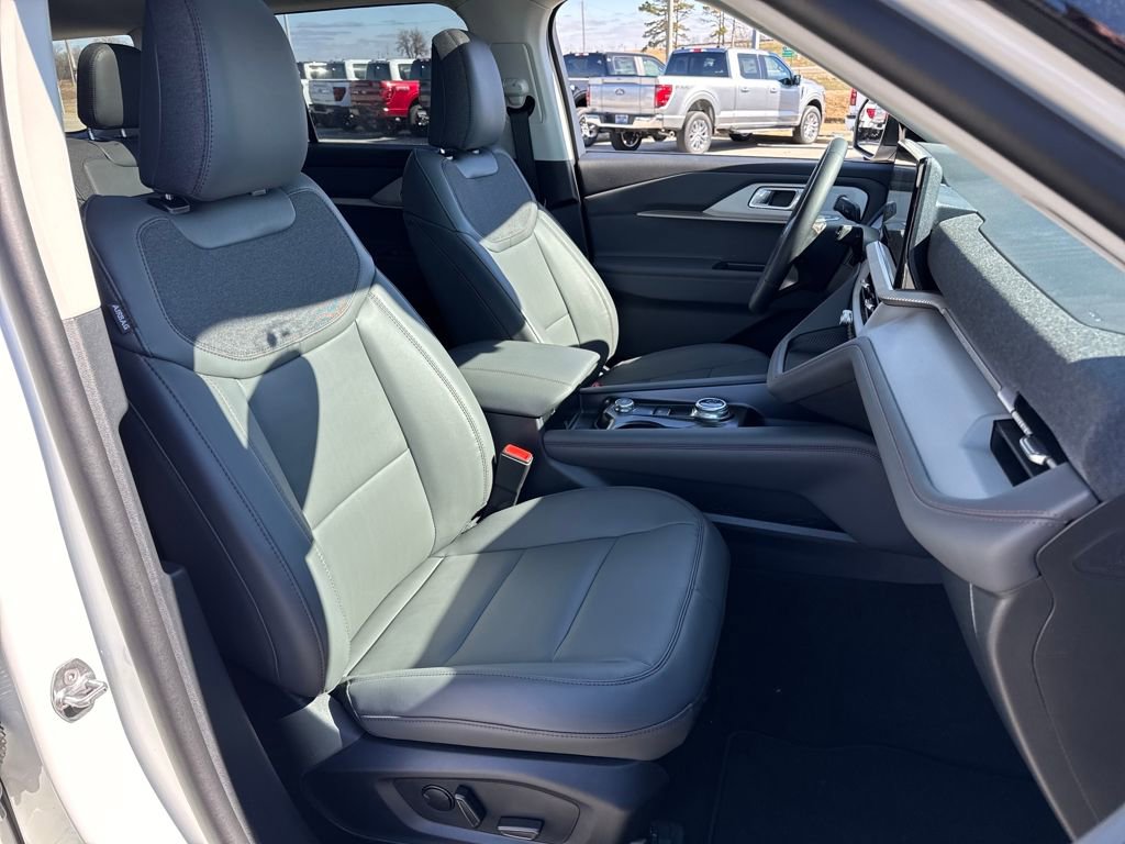 New 2026 Ford Explorer Active w/ Active Comfort Package AWD/4WD image 12