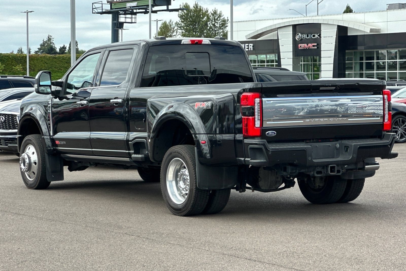 Used 2023 Ford F450 Platinum w/ FX4 Off-Road Package AWD/4WD image 6