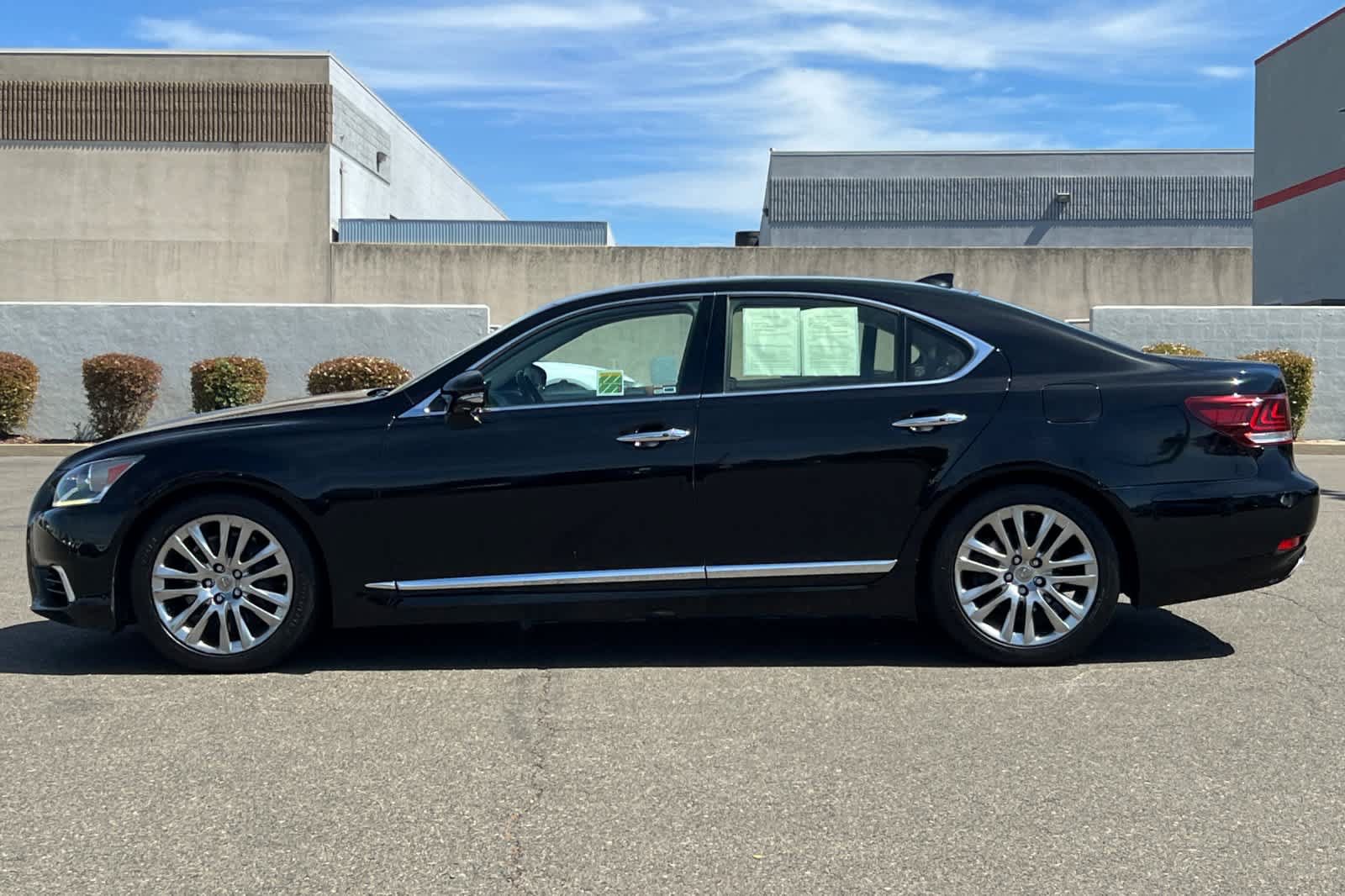 Used 2014 Lexus LS 460 w/ Comfort Package RWD image 9