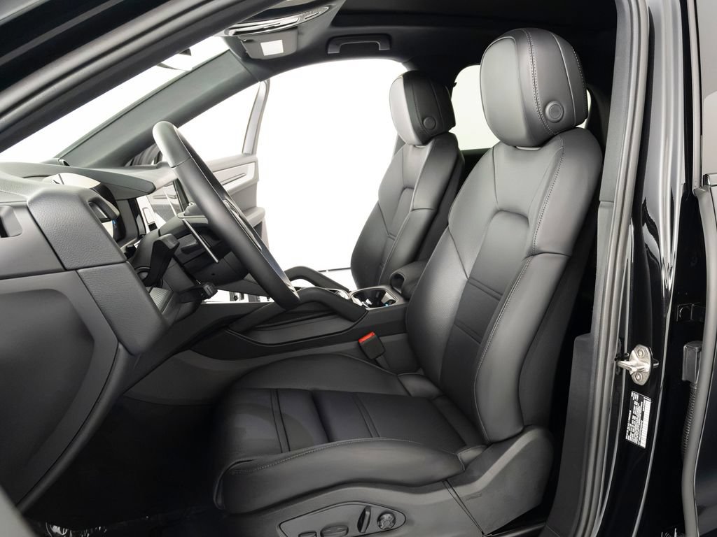 New 2026 Porsche Cayenne Coupe AWD/4WD image 5