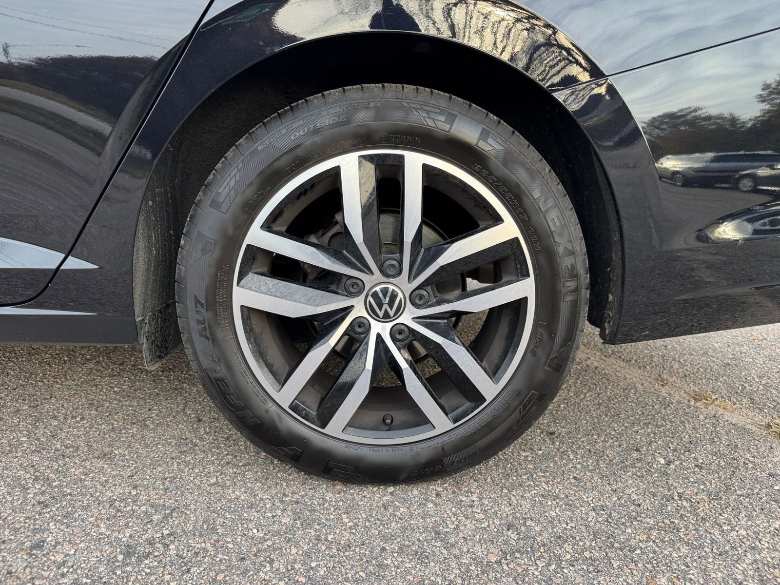 Used 2025 Volkswagen Jetta SE image 24