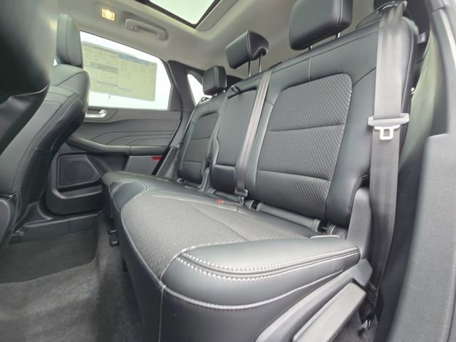 New 2025 Ford Escape SE w/ Class II Trailer Tow Package image 14