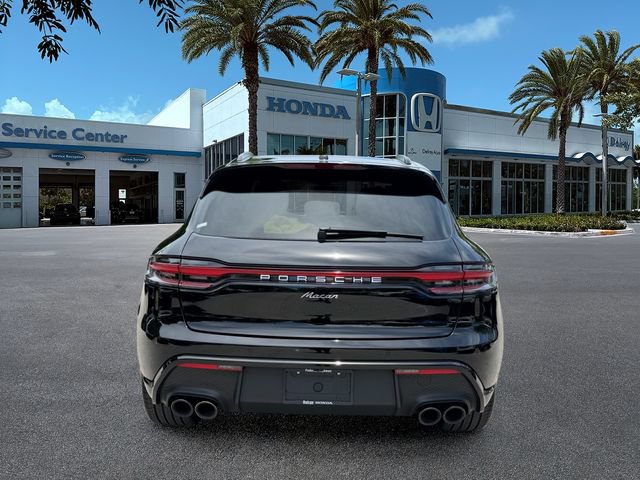 Used 2025 Porsche Macan Turbo AWD/4WD image 7