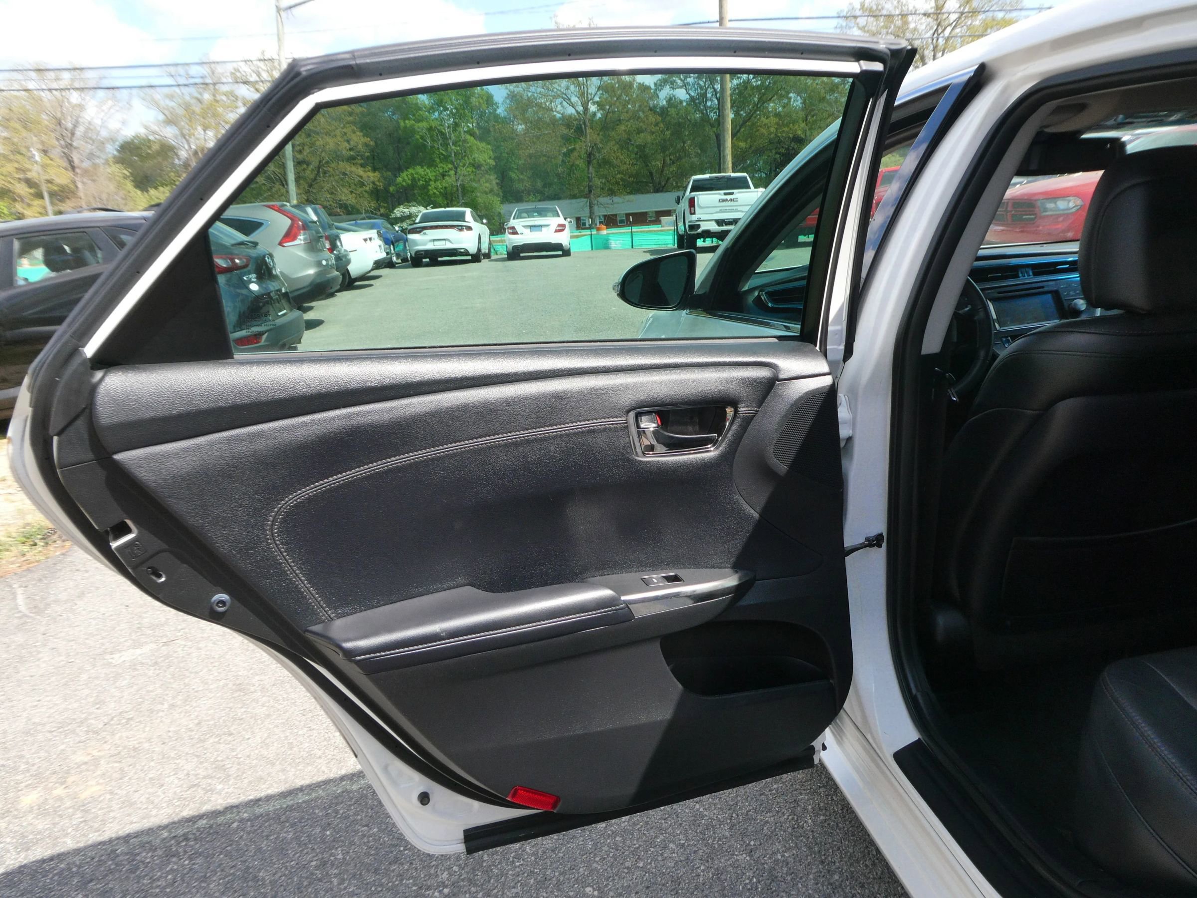 Used 2017 Toyota Avalon XLE Plus image 31