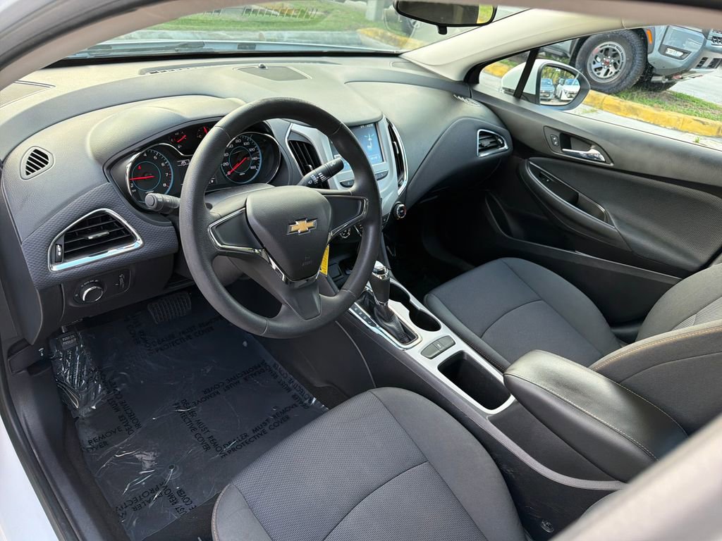 Used 2018 Chevrolet Cruze LS FWD image 12