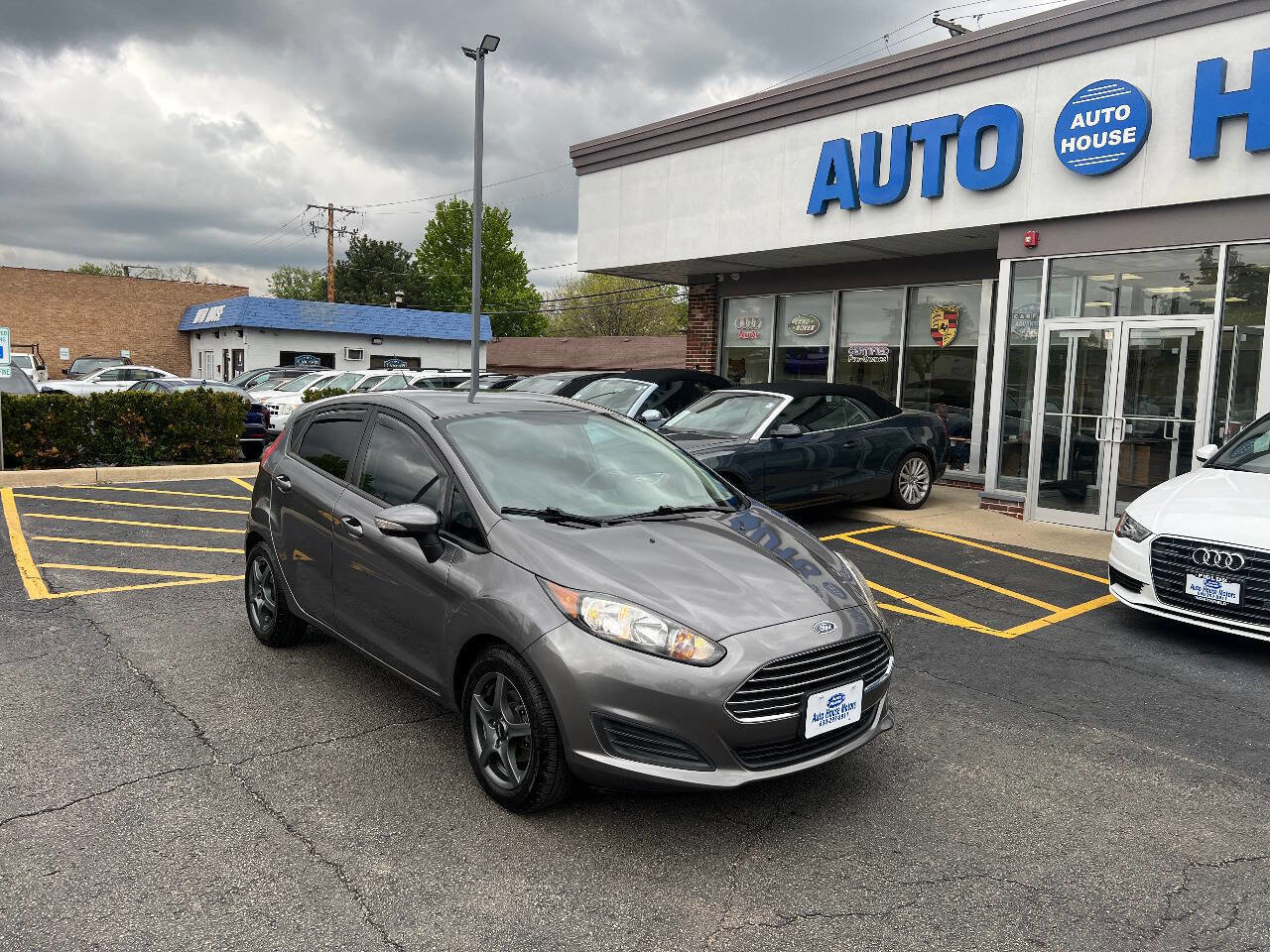 Used 2014 Ford Fiesta SE FWD image 3
