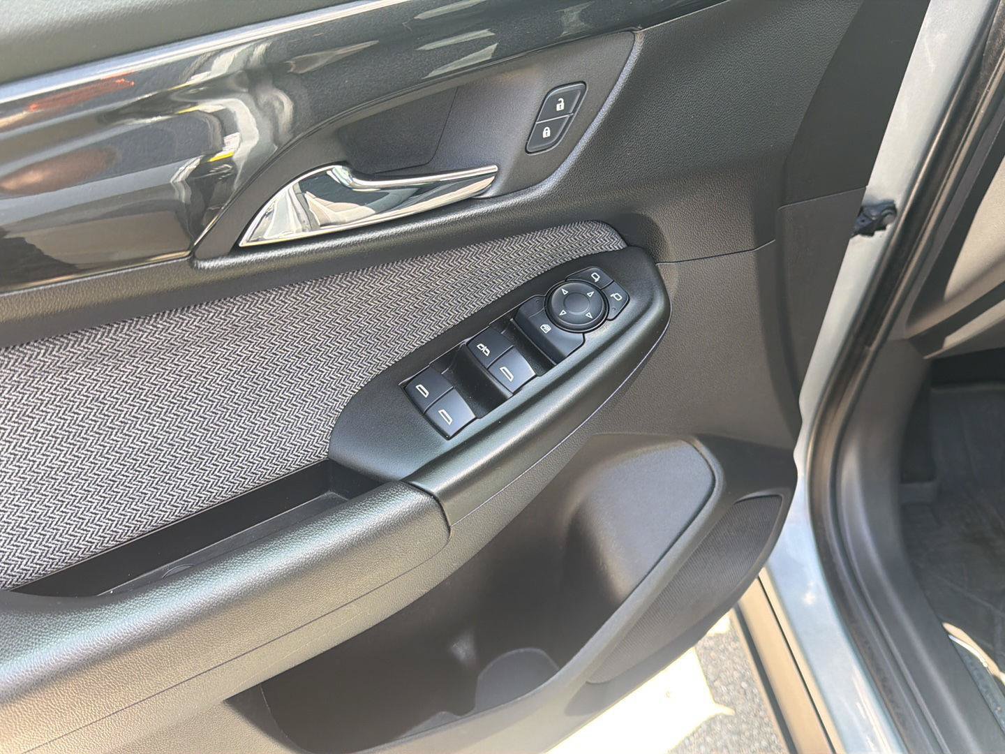 Used 2025 Chevrolet TrailBlazer LT FWD image 13