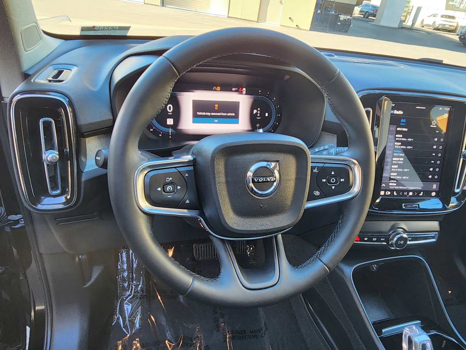 Used 2023 Volvo XC40 B4 Ultimate image 35