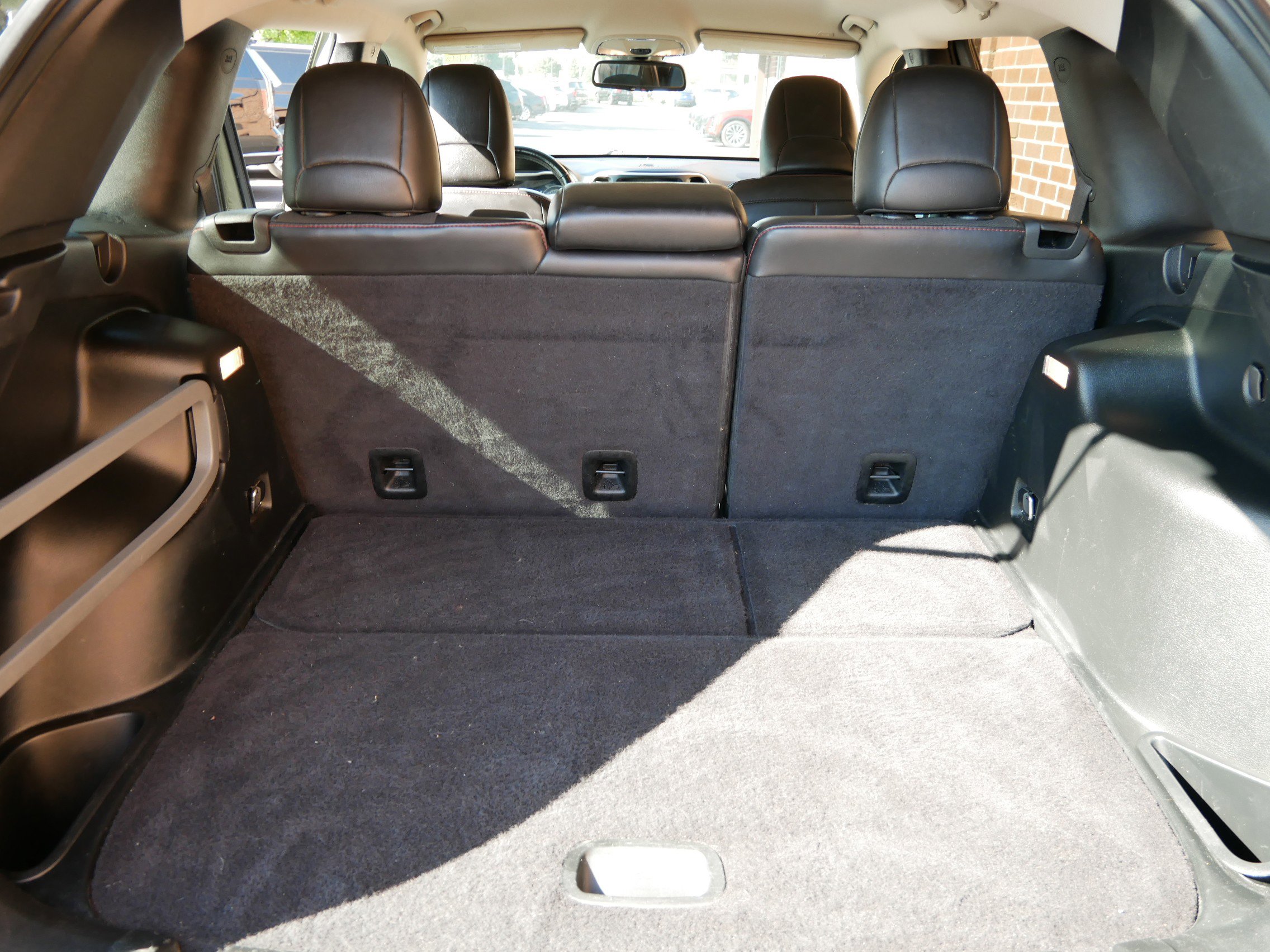 Used 2018 Jeep Cherokee Trailhawk w/ Cold Weather Group image 11