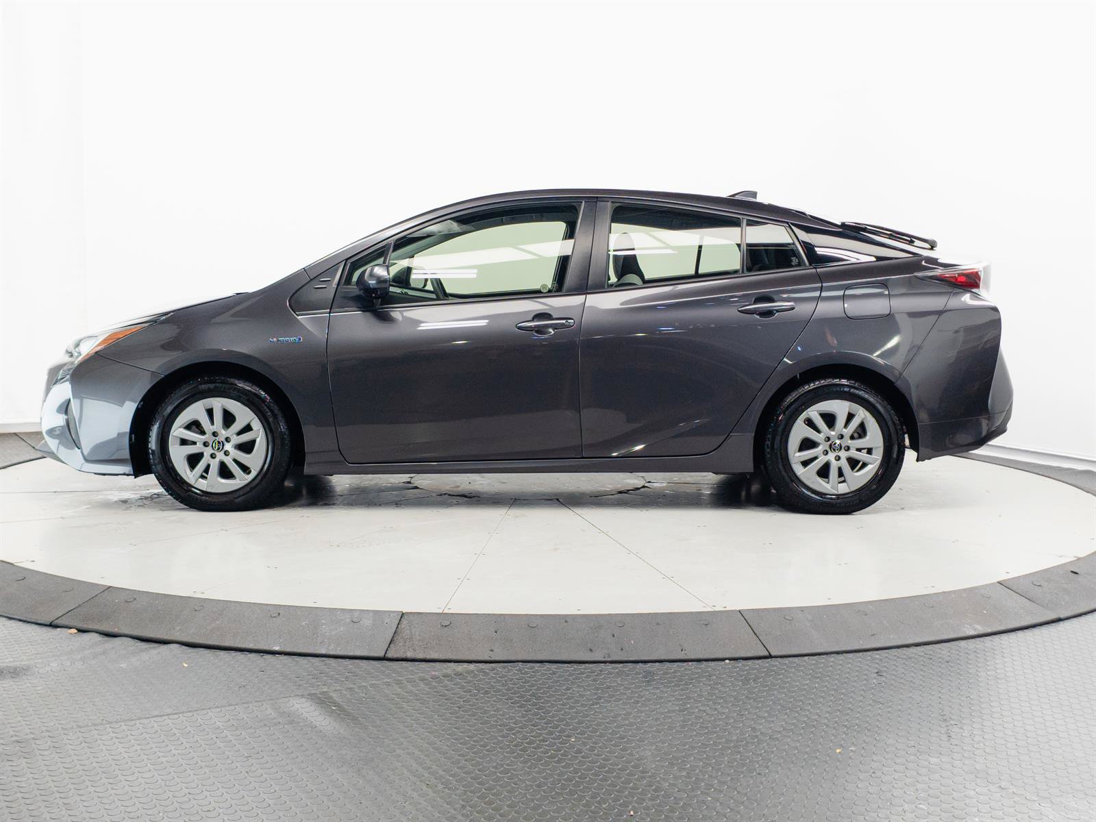 Used 2016 Toyota Prius Two FWD image 6