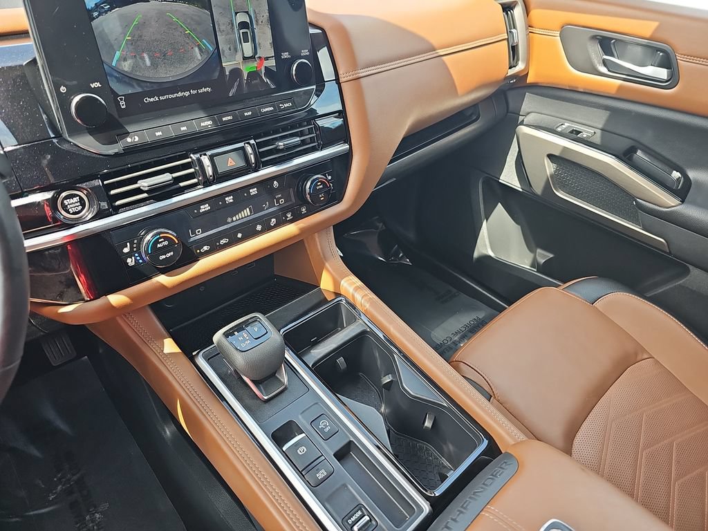 Used 2024 Nissan Pathfinder Platinum FWD image 25