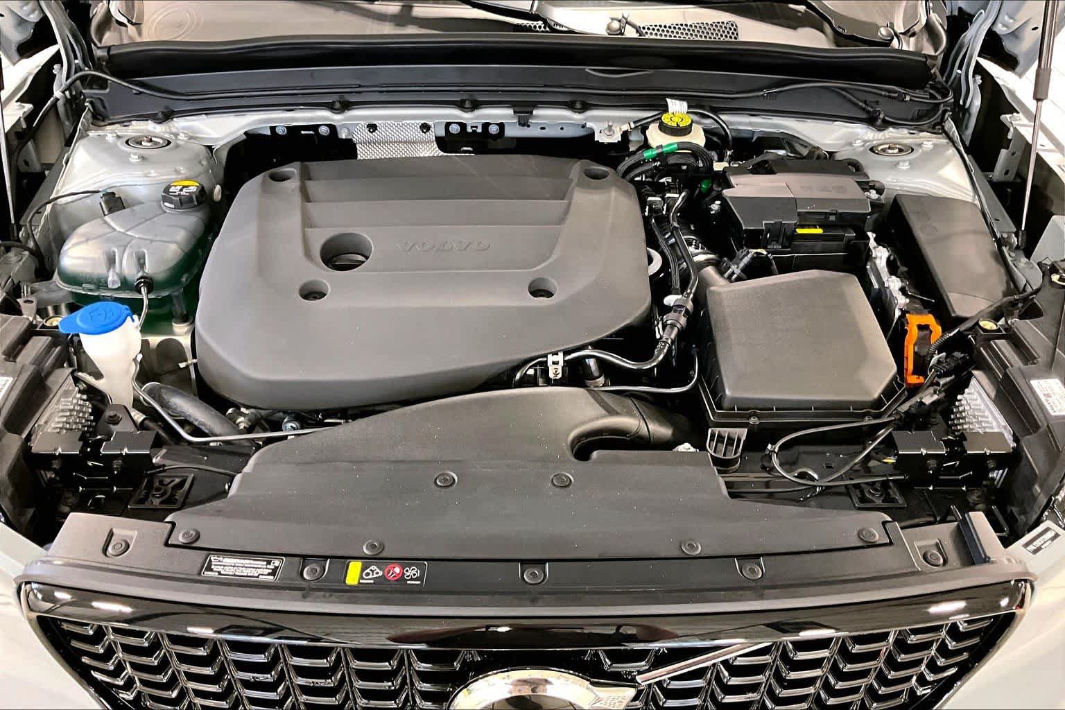 New 2026 Volvo XC40 B5 Plus w/ Protection Package Premier AWD/4WD image 14