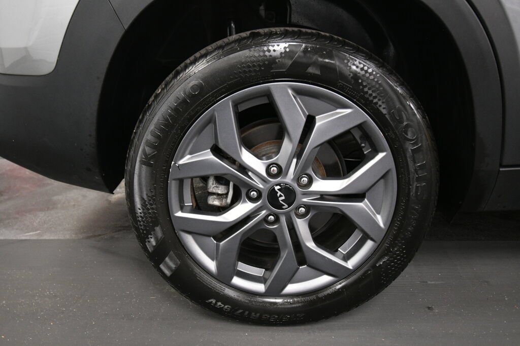 Used 2024 Kia Seltos LX AWD/4WD image 29