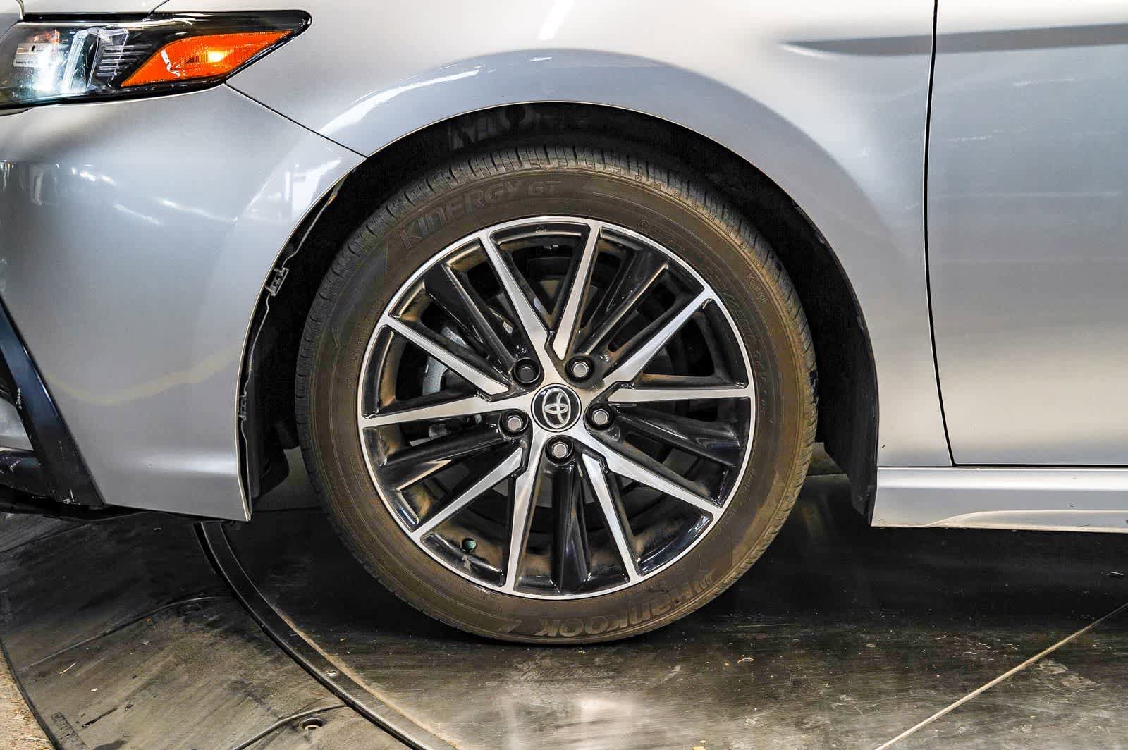 Used 2023 Toyota Camry SE w/ Convenience Package FWD image 9