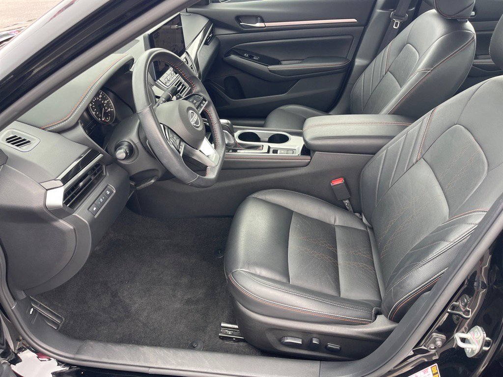 Used 2024 Nissan Altima 2.5 SR w/ SR Premium Package image 10
