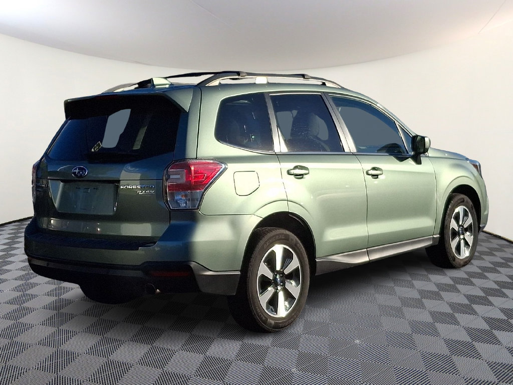 Used 2017 Subaru Forester 2.5i Limited AWD/4WD image 8