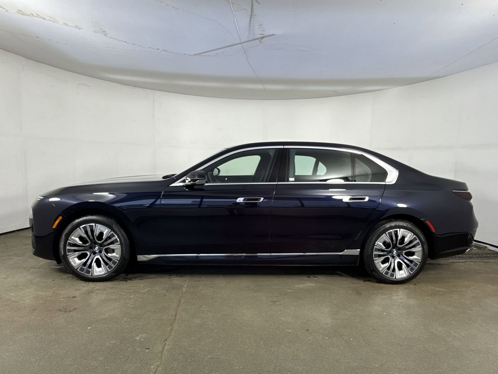 Used 2023 BMW i7 xDrive60 image 29