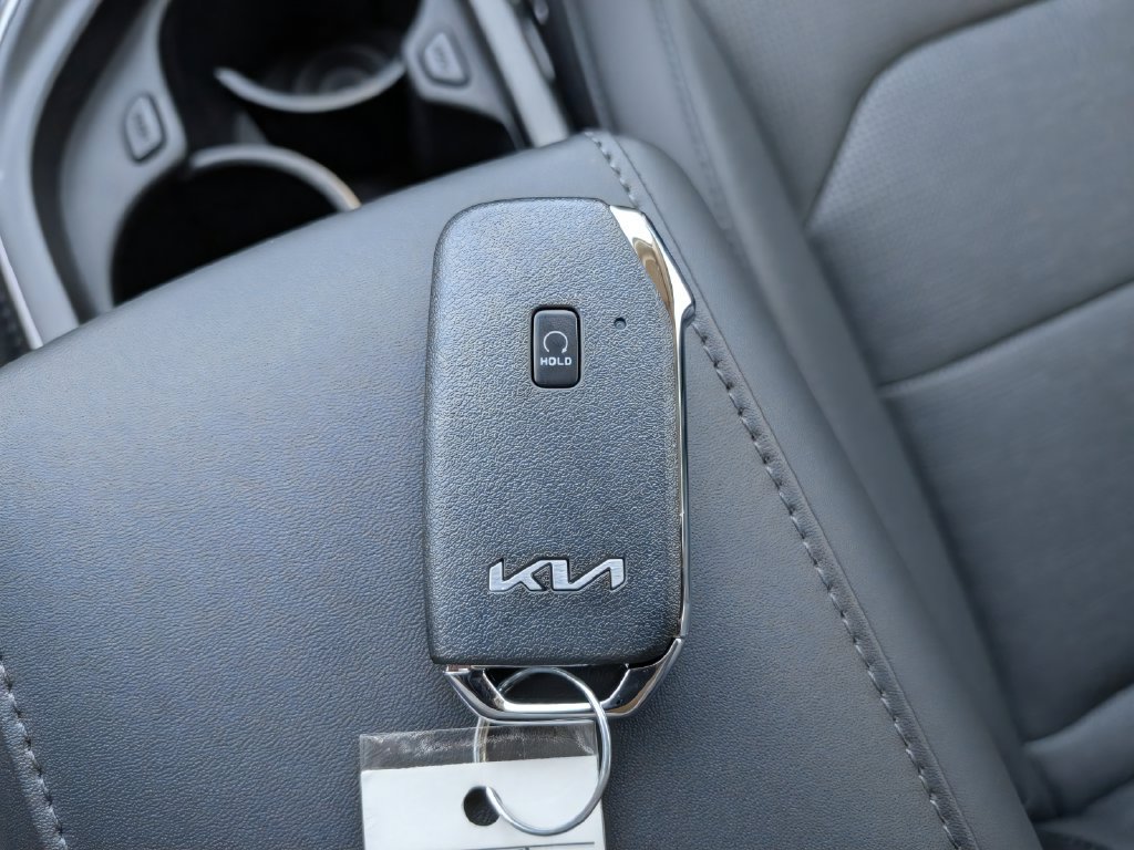 New 2026 Kia Niro FWD image 30