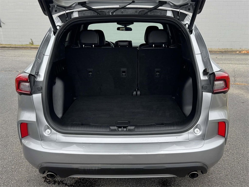 Used 2024 Ford Escape ST-Line w/ Cold Weather Package image 16