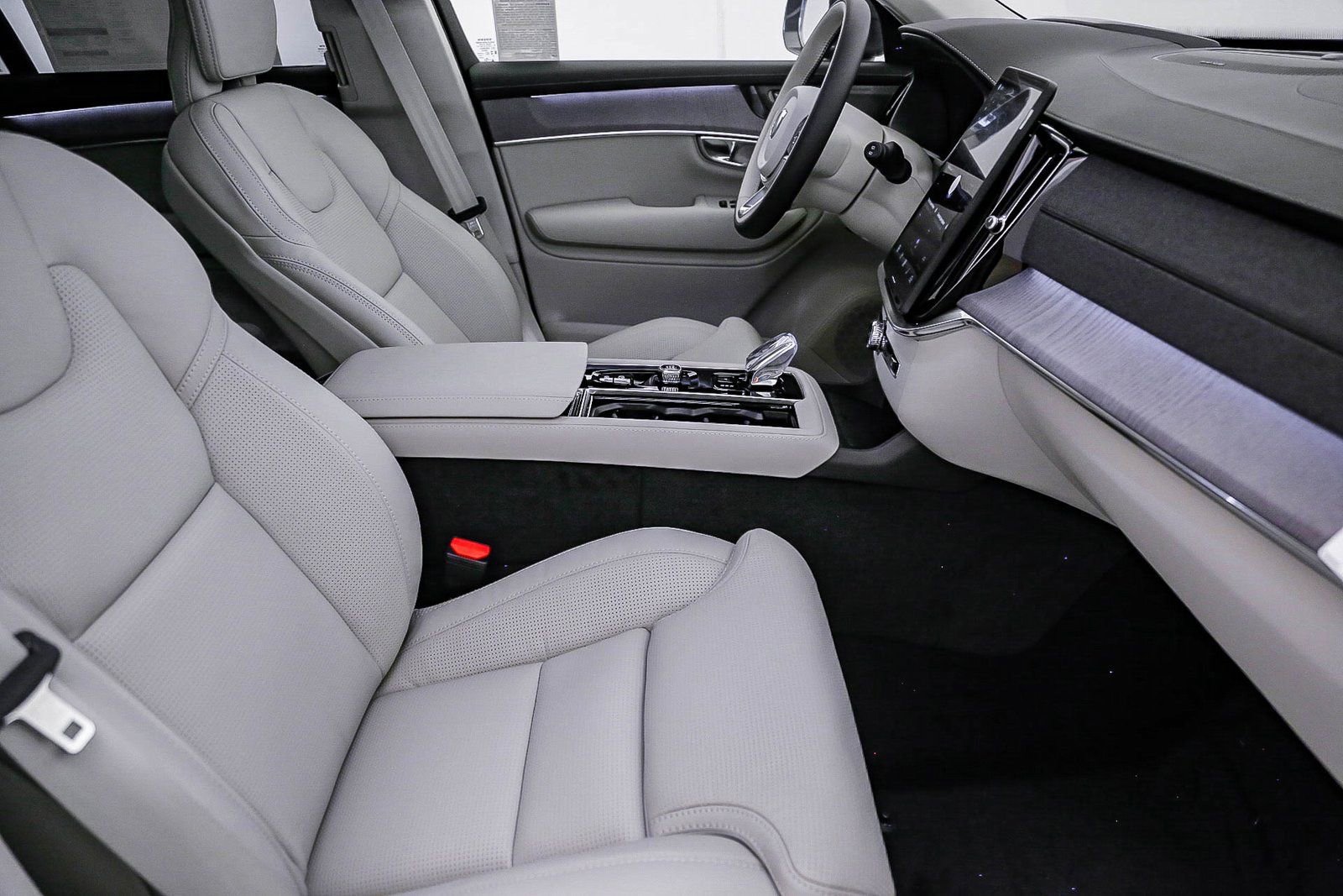 New 2026 Volvo XC90 T8 Ultra w/ Lounge Package image 16