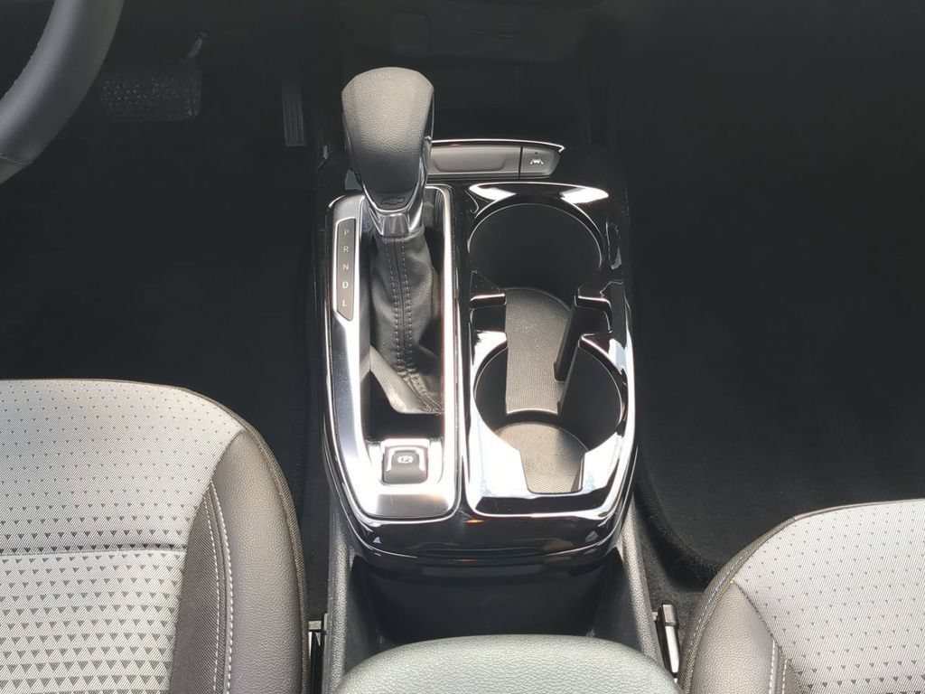 Used 2024 Chevrolet Trax LT w/ LT Convenience Package FWD image 16