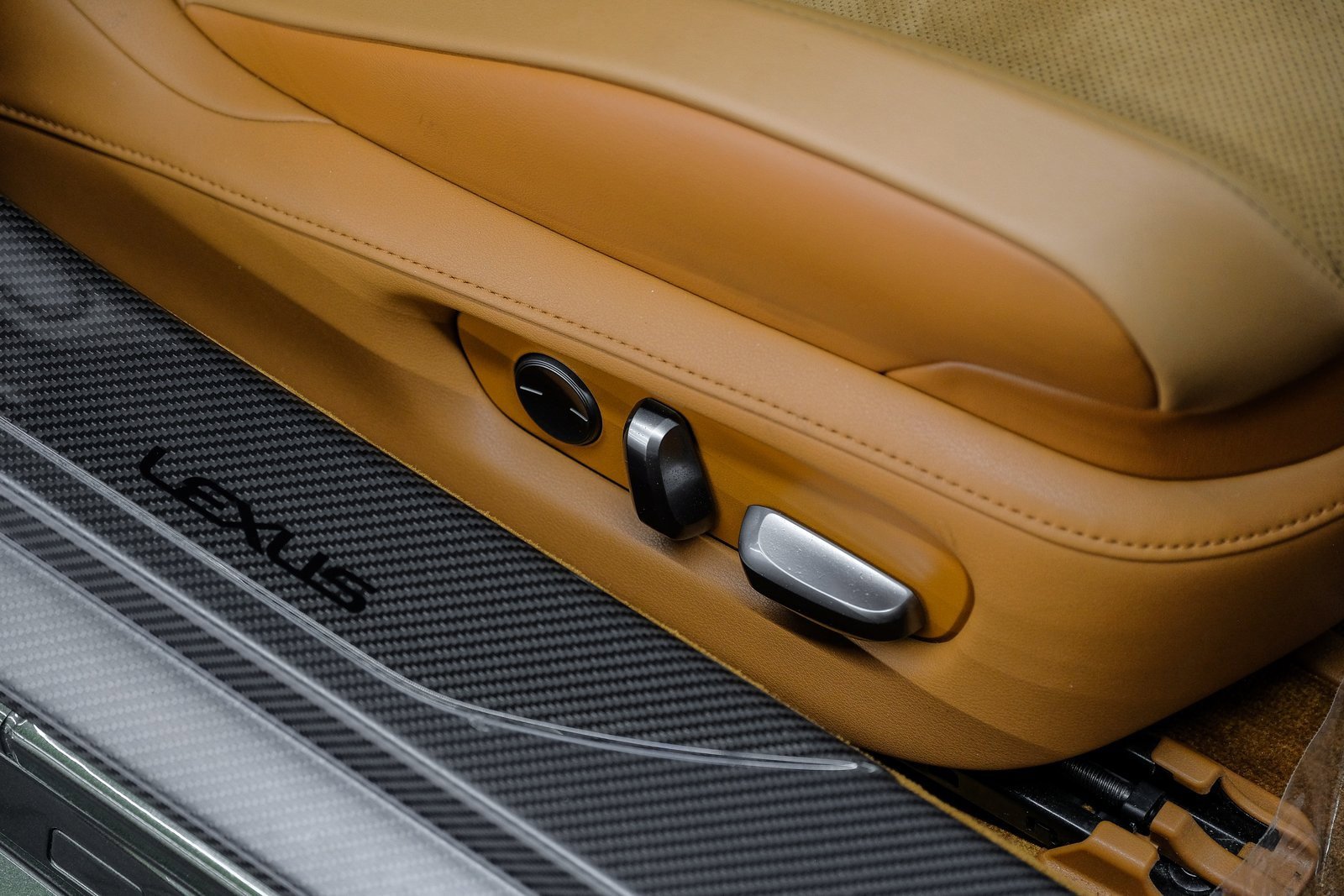 Used 2021 Lexus LC 500 Coupe w/ Performance Package image 43