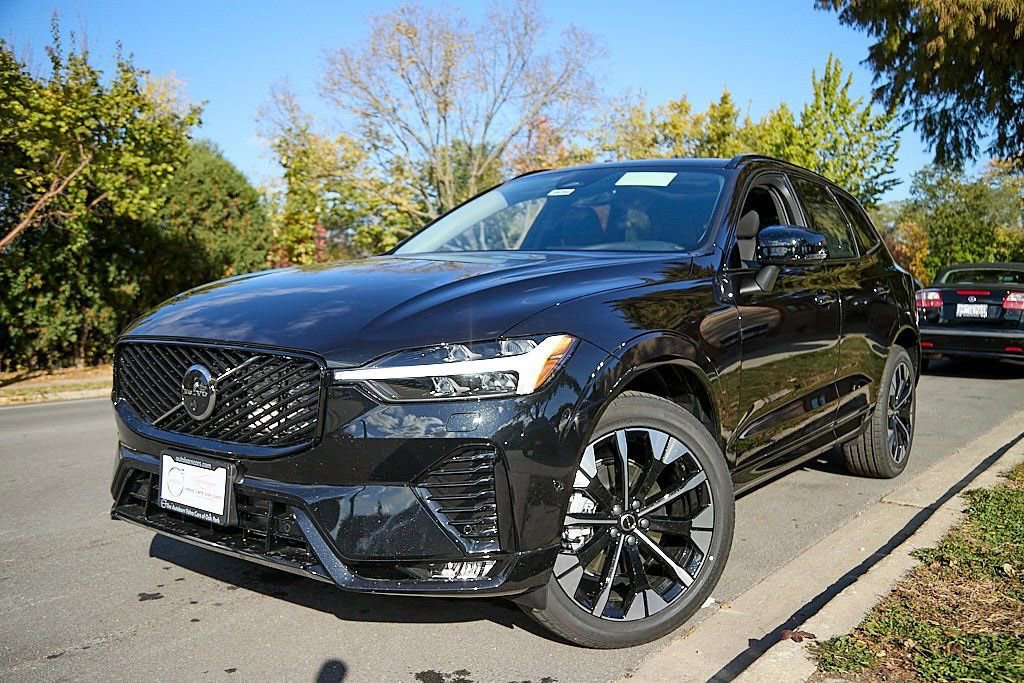 New 2026 Volvo XC60 B5 Plus w/ Protection Package Premier video 1