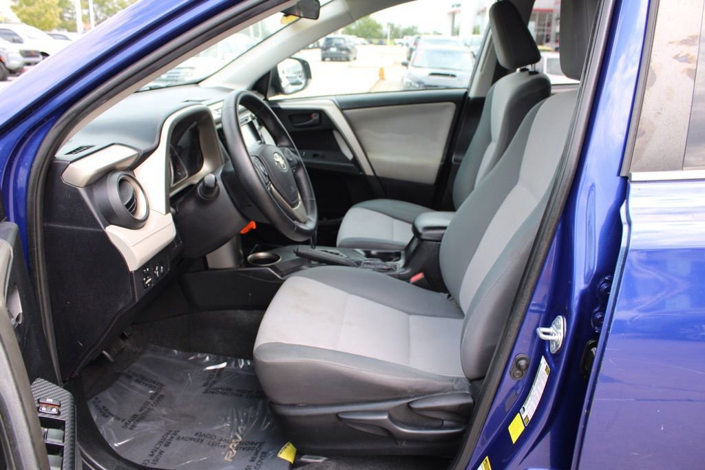 Used 2015 Toyota RAV4 LE image 11