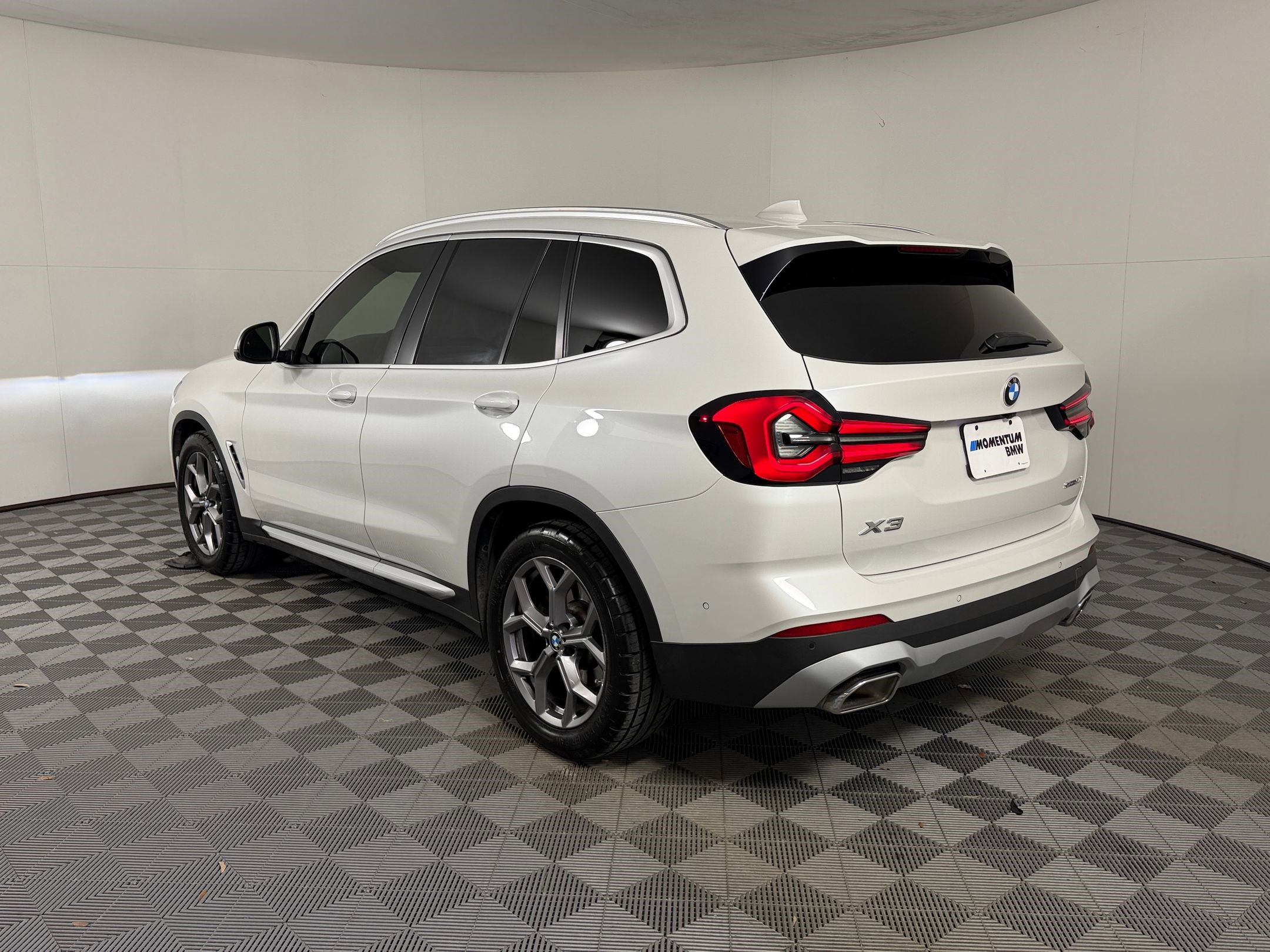 Certified 2024 BMW X3 sDrive30i w/ Convenience Package RWD image 3