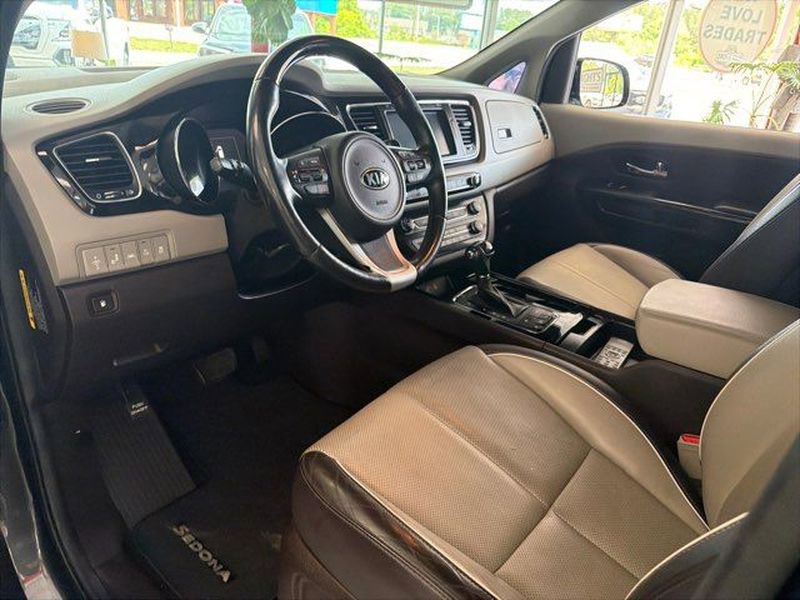 Used 2016 Kia Sedona SX Limited FWD image 9