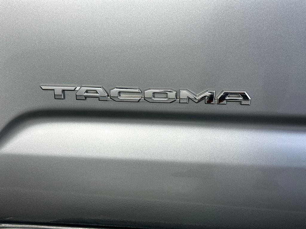 Used 2022 Toyota Tacoma TRD Off-Road AWD/4WD image 26