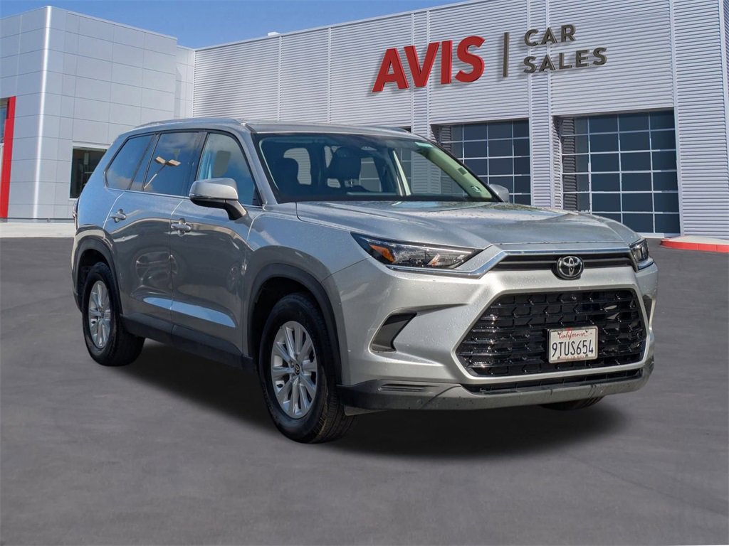 Used 2025 Toyota Grand Highlander AWD image 3