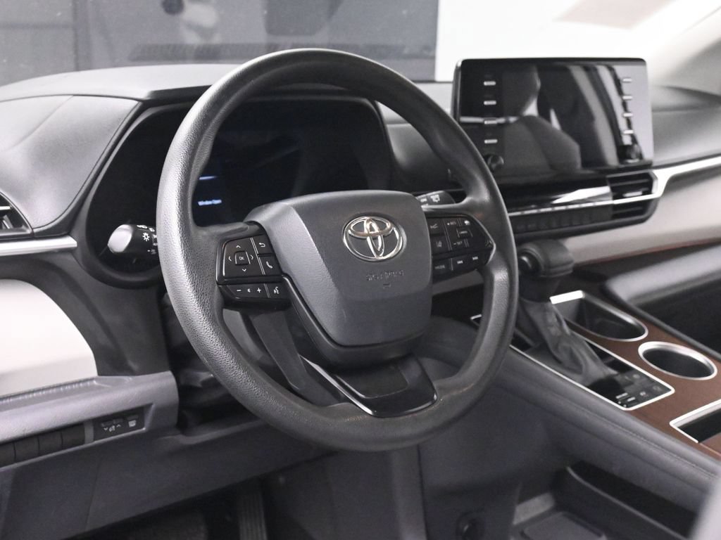 Used 2022 Toyota Sienna LE FWD image 24