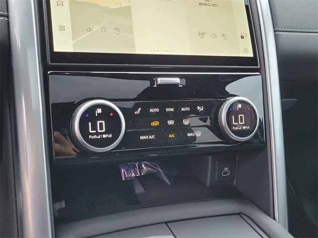 New 2024 Land Rover Discovery Metropolitan Edition AWD/4WD image 30