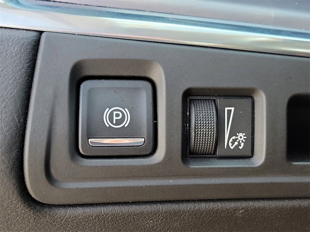 Used 2017 Cadillac XT5 Luxury image 22