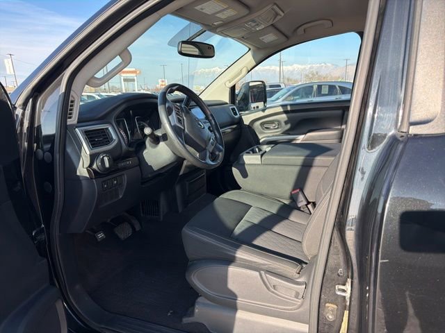Used 2017 Nissan Titan SV image 32