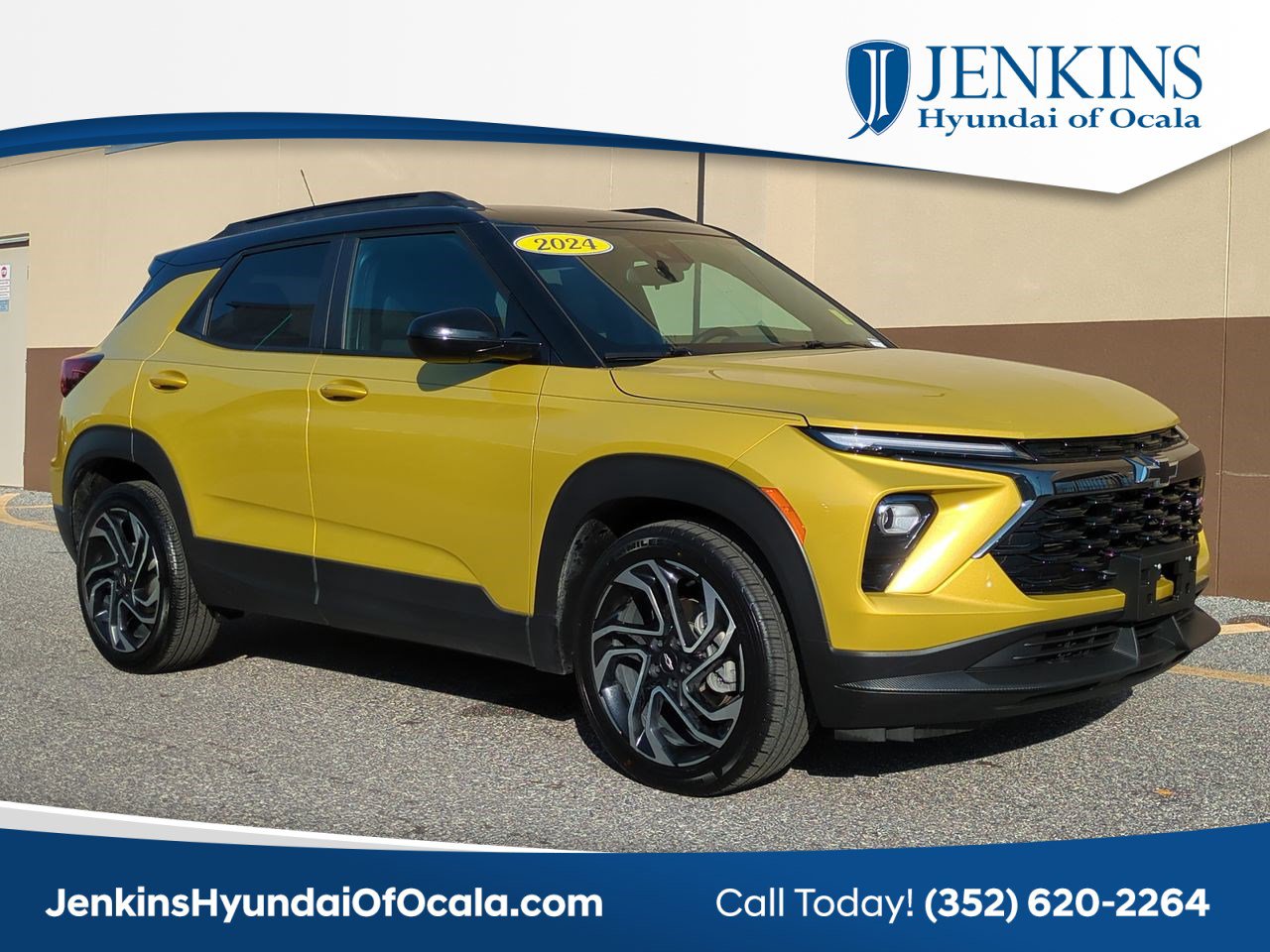 Used 2024 Chevrolet TrailBlazer RS w/ Driver Confidence Package image 1