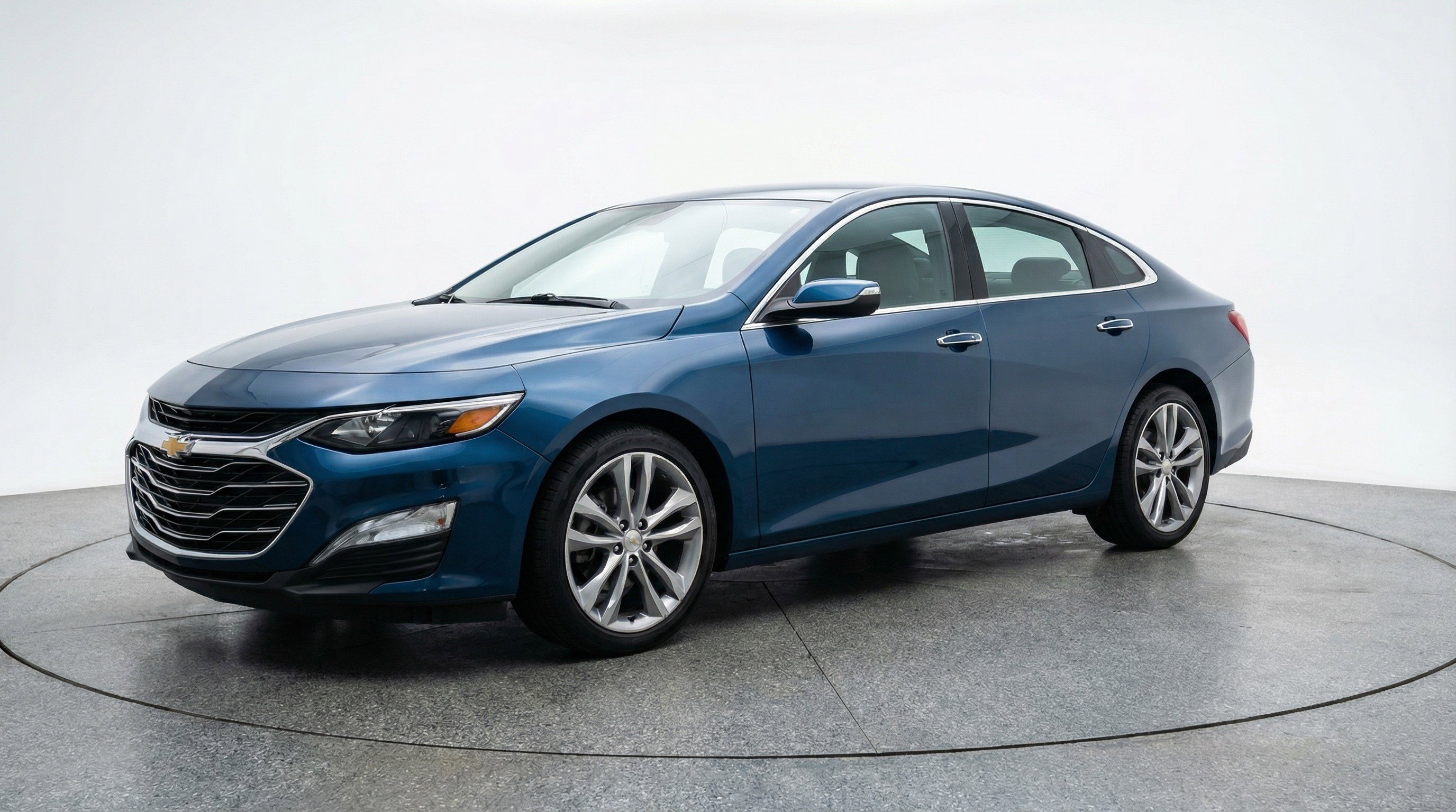 Used 2024 Chevrolet Malibu LT image 3