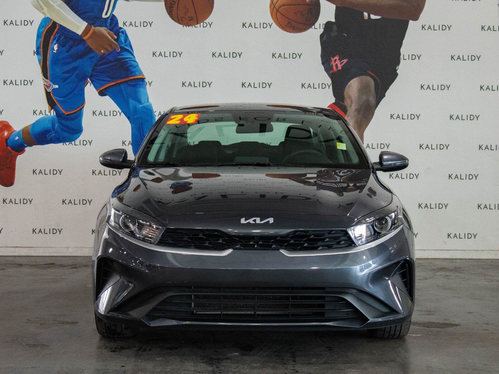 Used 2024 Kia Forte LXS w/ LXS Technology Package FWD image 19
